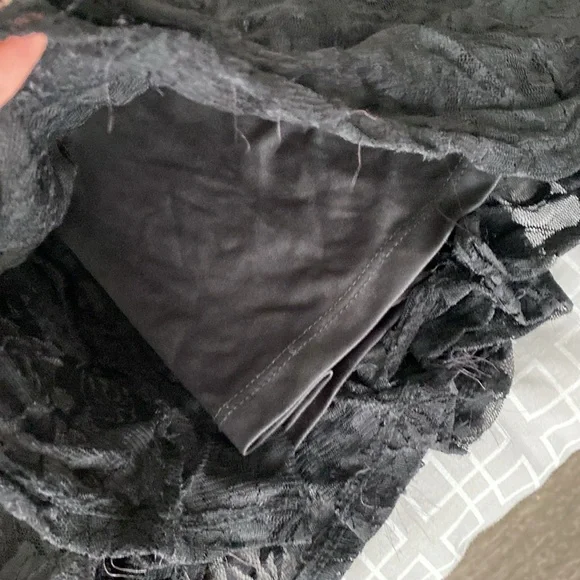 Black floral double-layer diagonal v-neck midi Flowy dress - Picture 5 of 17